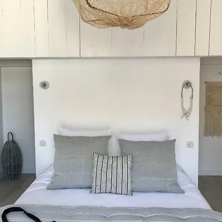 Antichambre Bed and Breakfast 4*