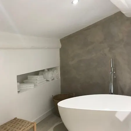 Bed and Breakfast Antichambre Νιμ